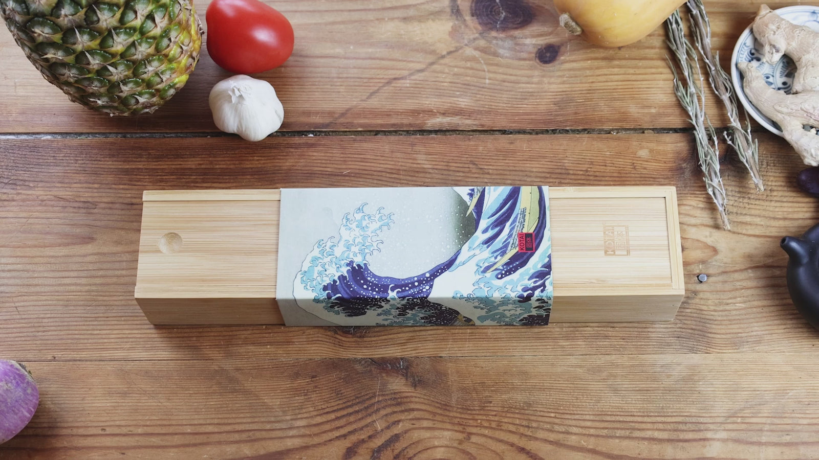 Gyuto šéfkuchařský nůž – japonská nerezová ocel, čepel 200 mm – video