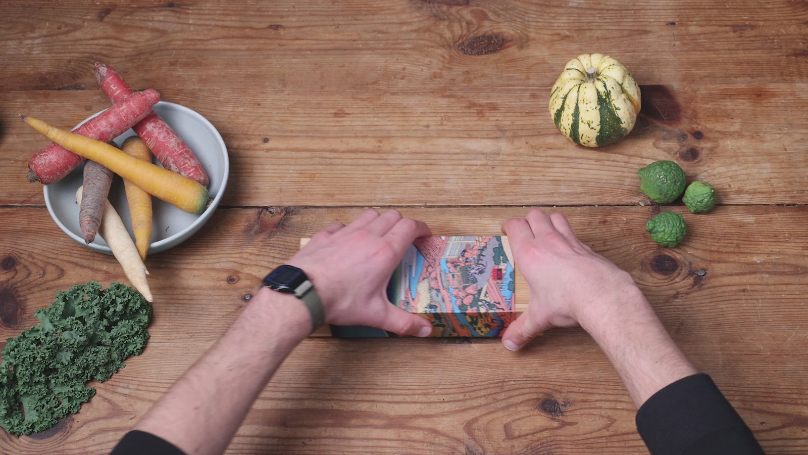 Loupací nůž Bunka – japonská damašková ocel, čepel 90 mm – video