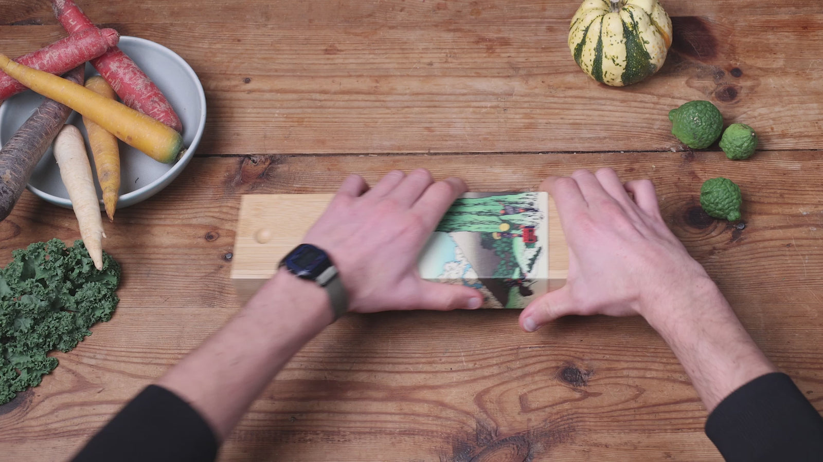 Santoku nůž – japonská damašková ocel, čepel 180 mm – video